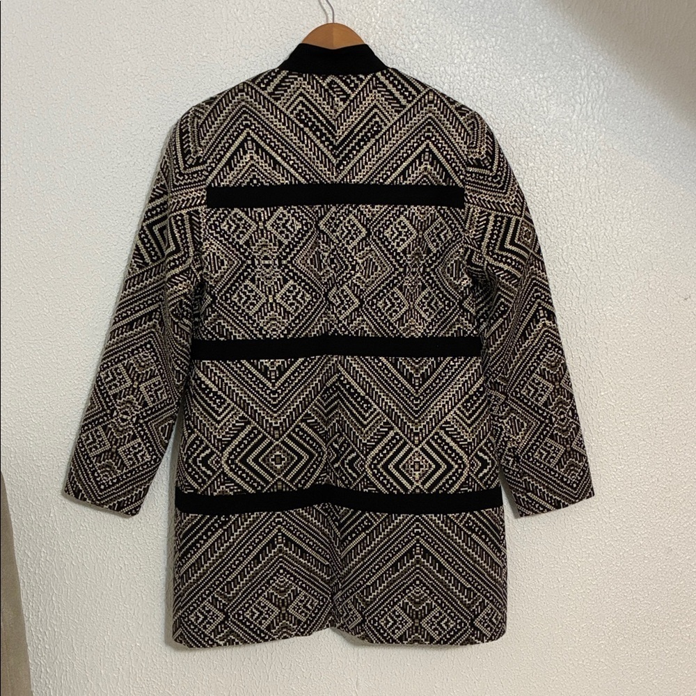 NWT Chico’s Black Label Black & Gold Jacquard Topper Jacket Sz 0 Small - Picture 2 of 5